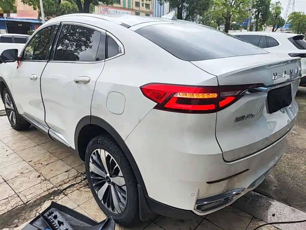 Haval F7 x 2.0 T 2 WD Ultimate Smart Tech