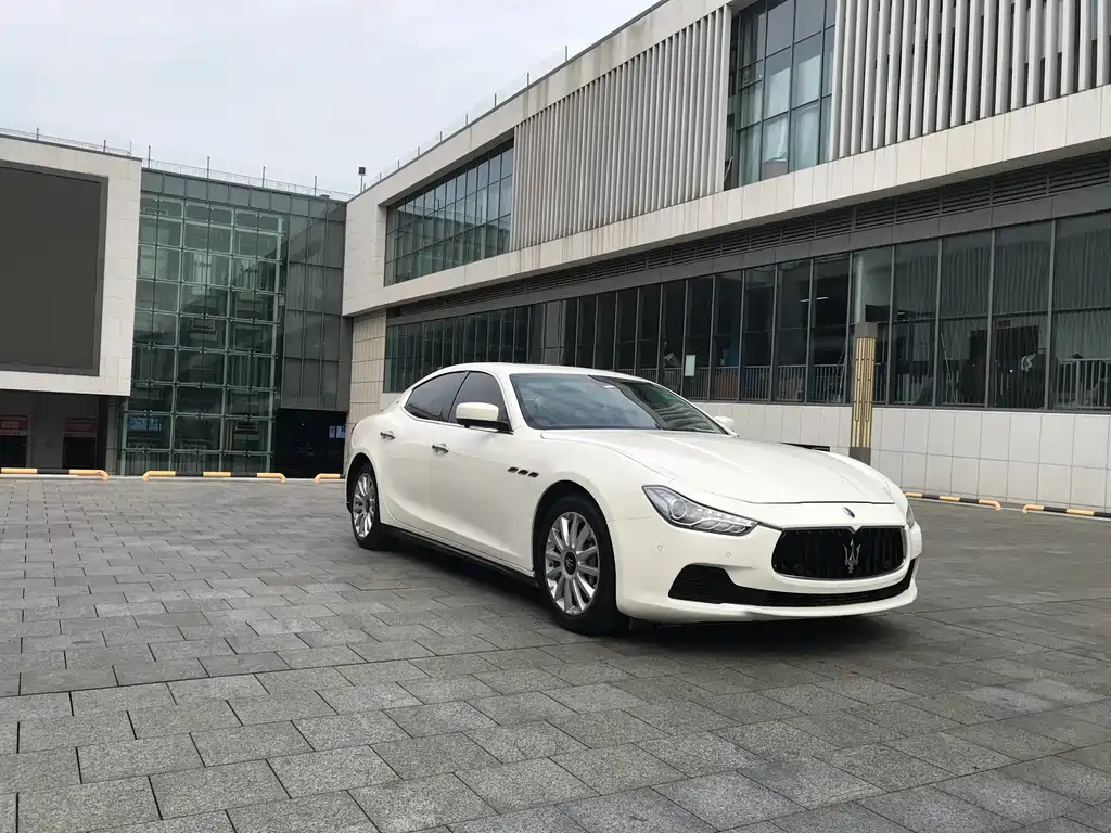Ghibli 3.0 T Standard