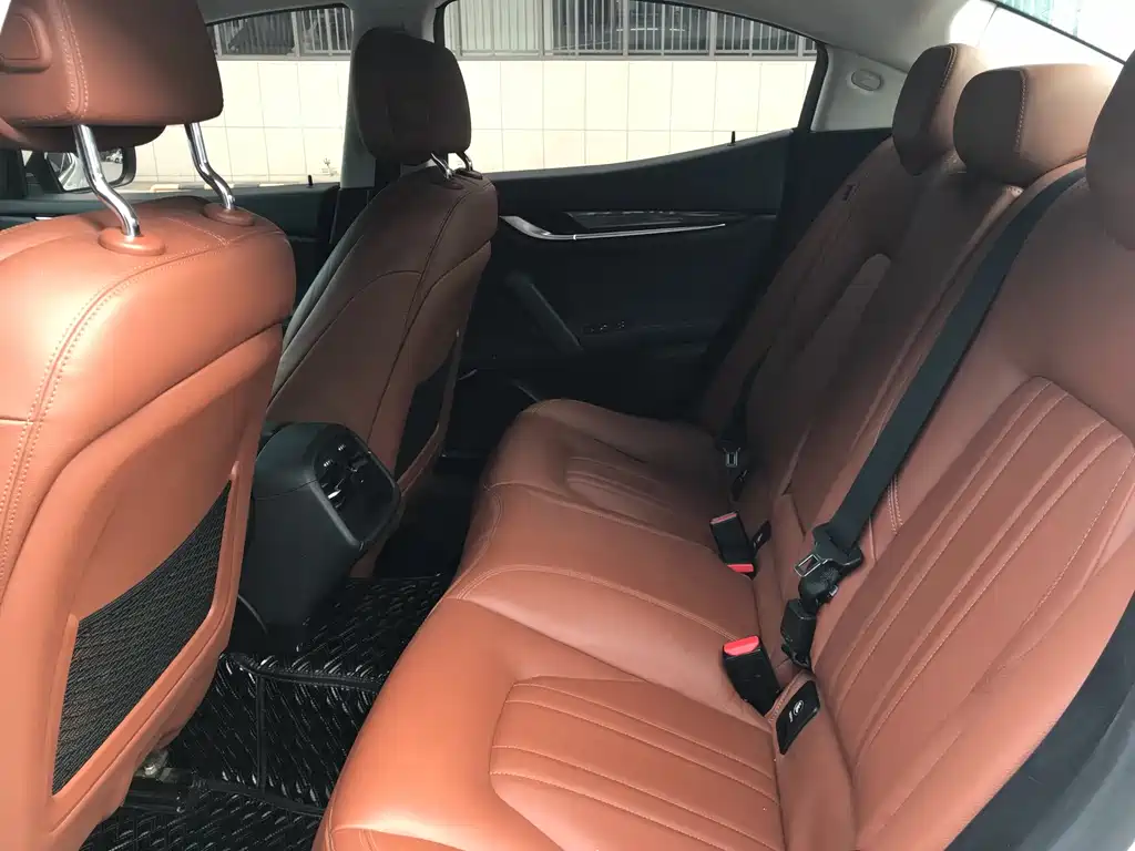 Ghibli 3.0 T Standard