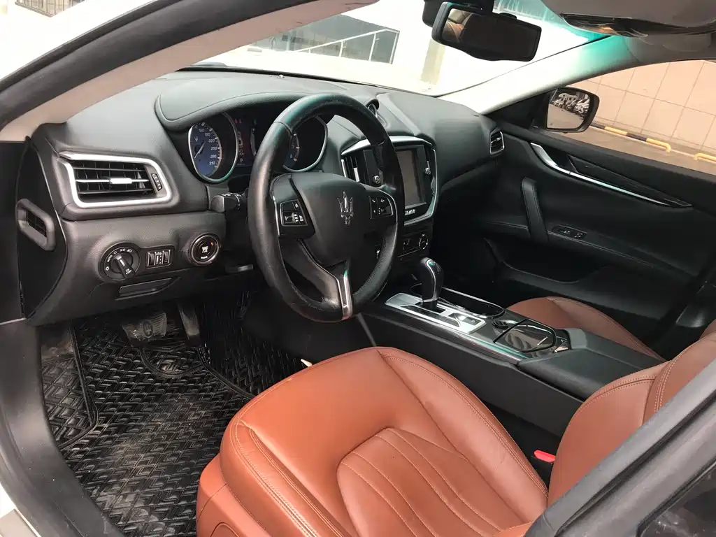 Ghibli 3.0 T Standard