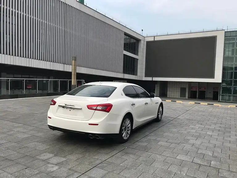 Maserati Ghibli 3.0 T Standard