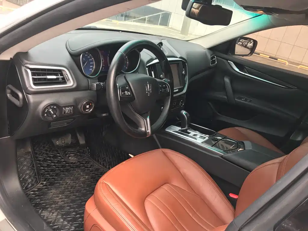 Ghibli 3.0 T Standard