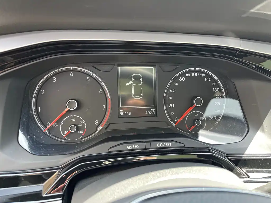 Polo Plus 1.5 L Auto Colorful Tech
