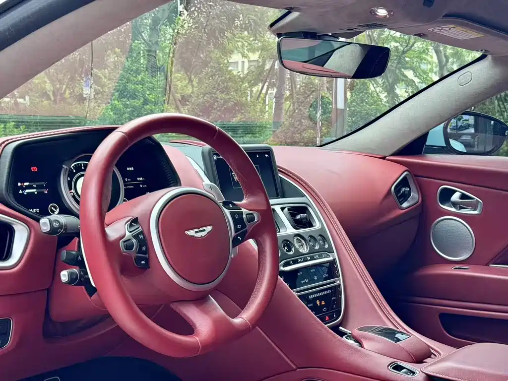 Aston Martin DB11 5.2 T First Edition