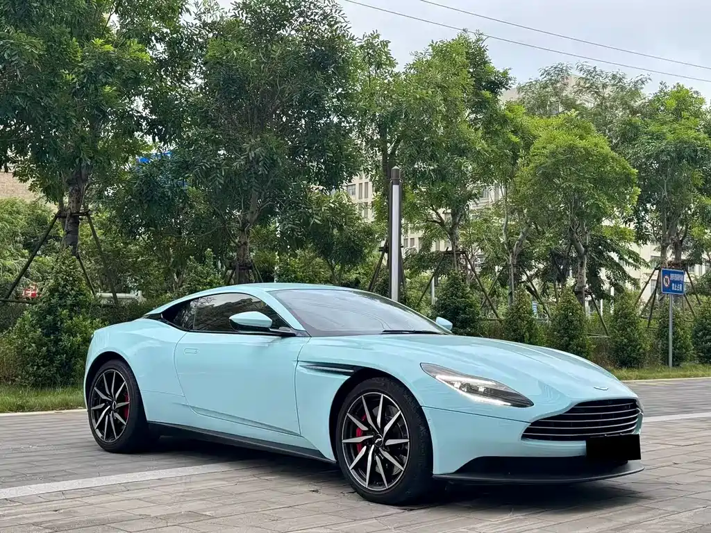 Aston Martin DB11 5.2 T First Edition