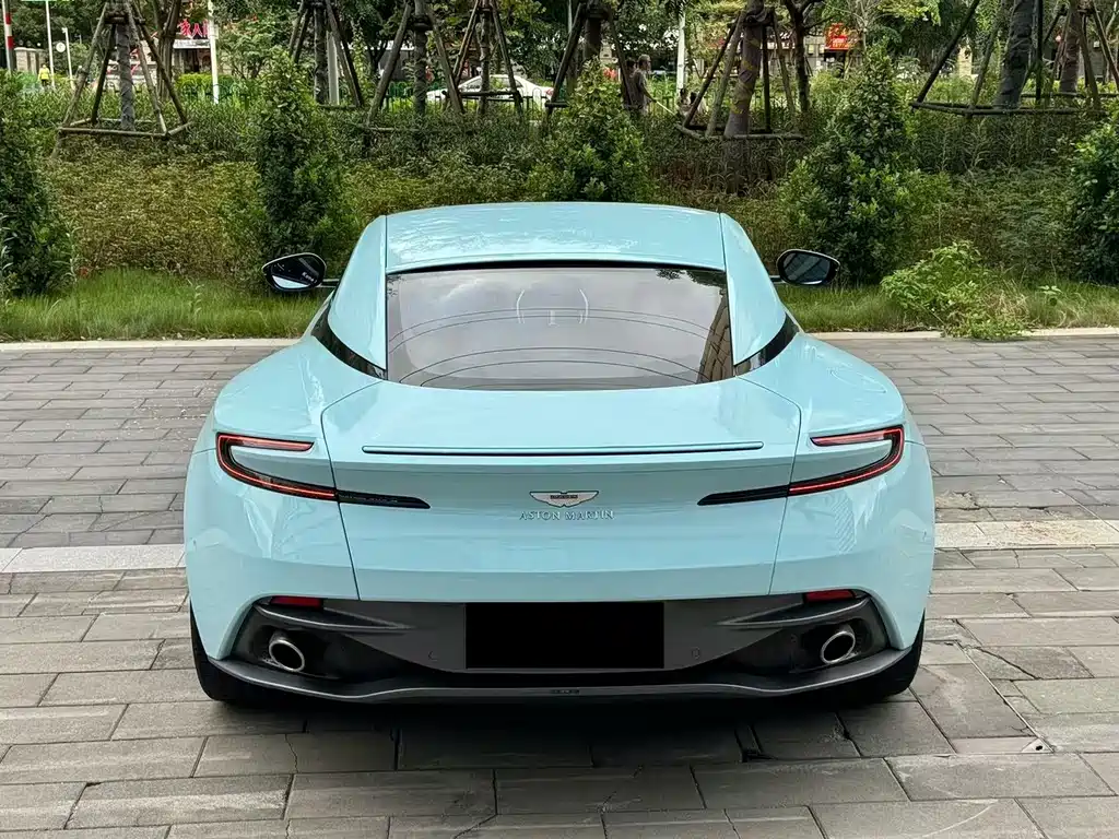 Aston Martin DB11 5.2 T First Edition