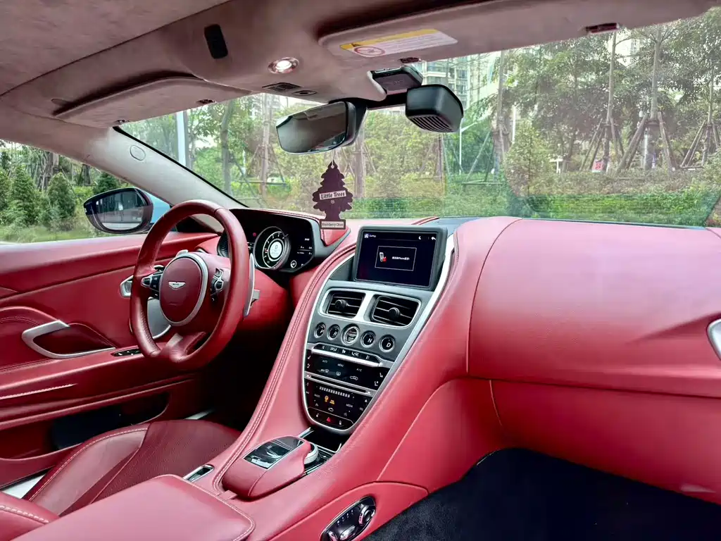Aston Martin DB11 5.2 T First Edition
