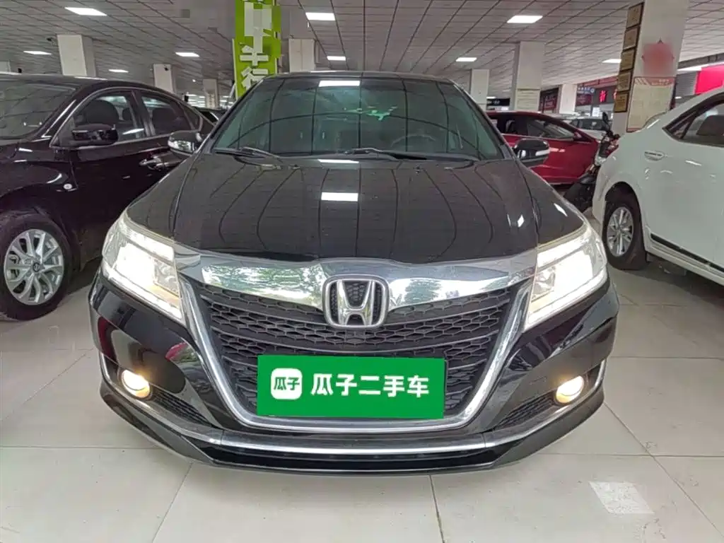 Crider 1.8 L CVT Luxury