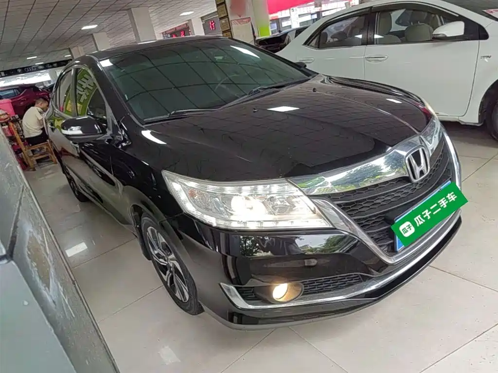 Crider 1.8 L CVT Luxury