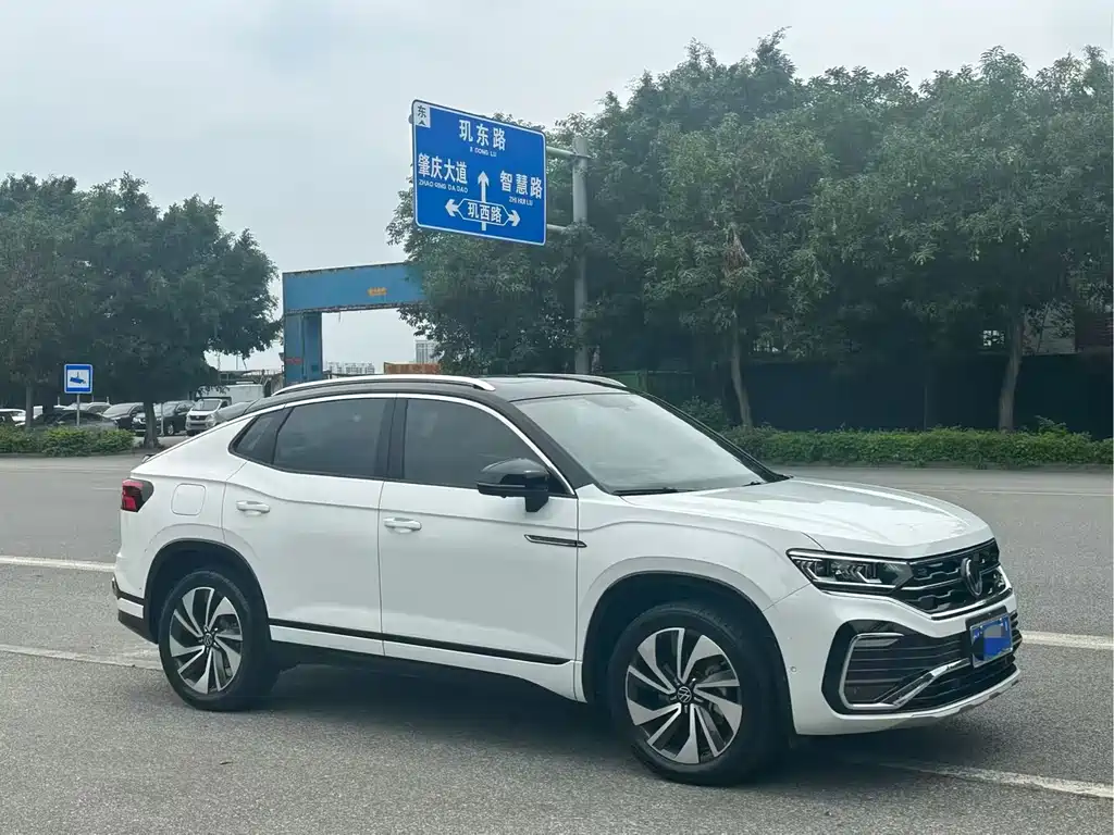 Tayron X 330 TSI 2 WD Flagship Smart
