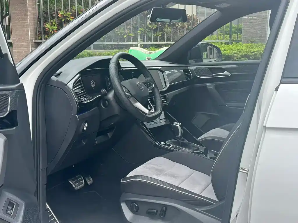Tayron X 330 TSI 2 WD Flagship Smart