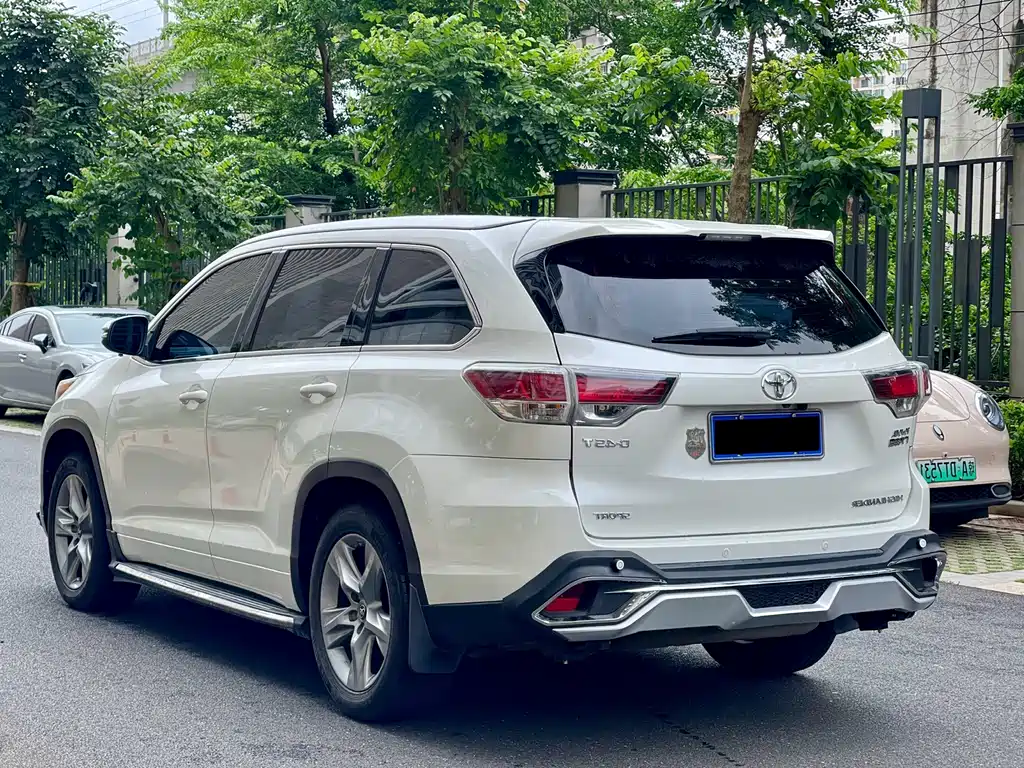 Highlander 2.0 T 2 WD Luxury 7-seat