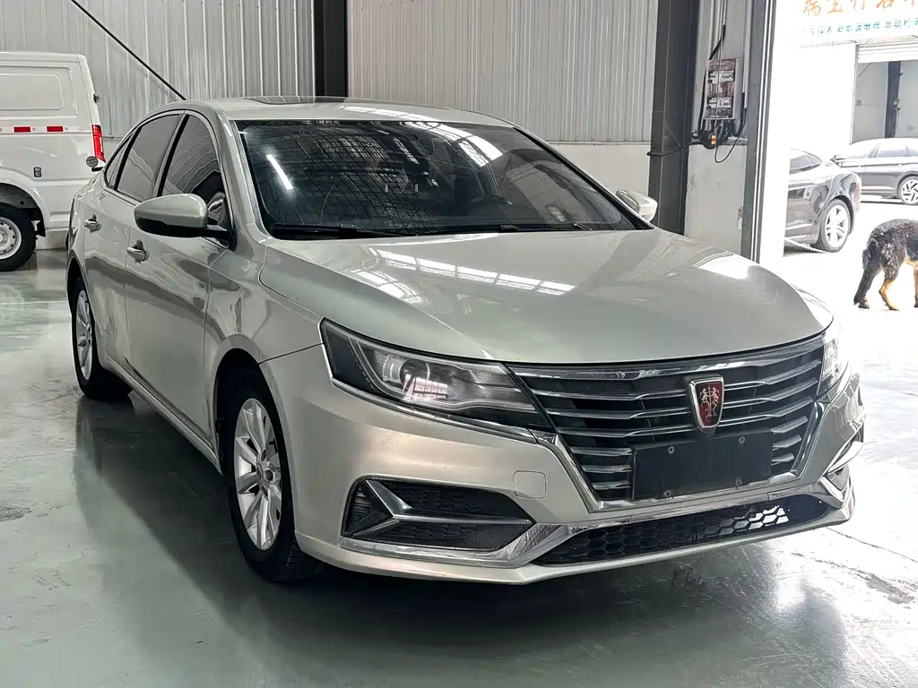 Roewe i6 NEV 45 T Hybrid Connected Smart Enjoyment