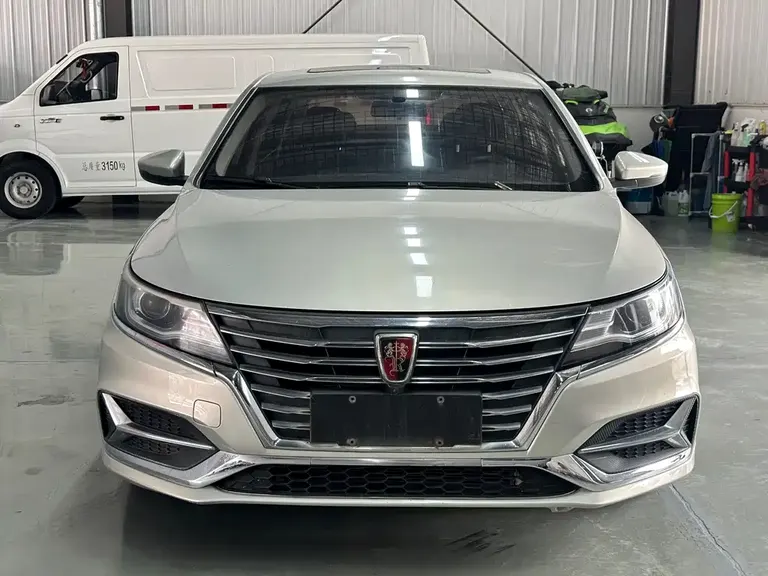 Roewe i6 NEV 45 T Hybrid Connected Smart Enjoyment