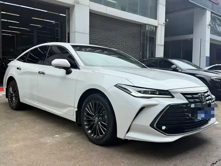Toyota Avalon 2.0 L XLE Premium