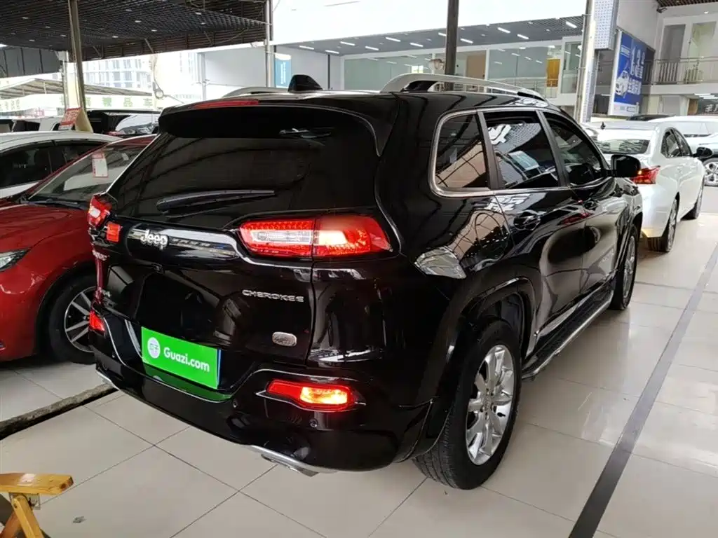 Cherokee 自由光 2017款 2.4 L 专业版