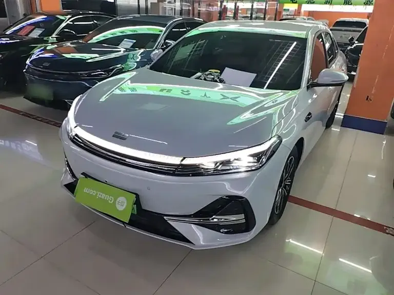 Geely Galaxy A7 银河A7 EM 2025款 EM-i 70 km 启航版