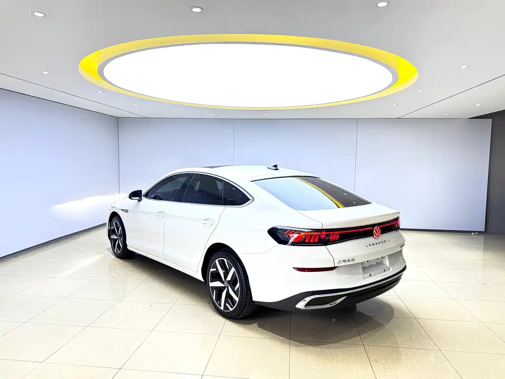 Lamando Lamando L 280 TSI DSG Spicy Cool