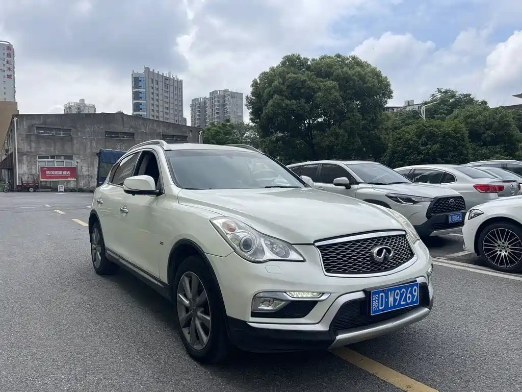 Infiniti QX50 2.5 L Comfort