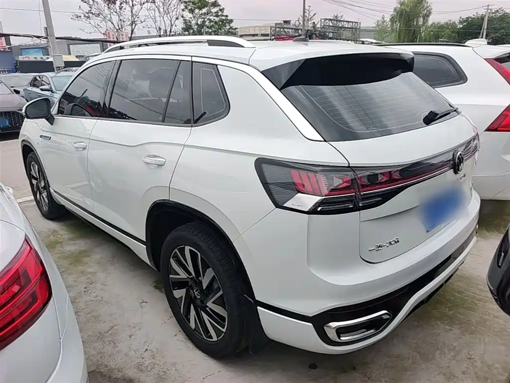 Tayron 330 TSI 2 WD R-Line High Energy