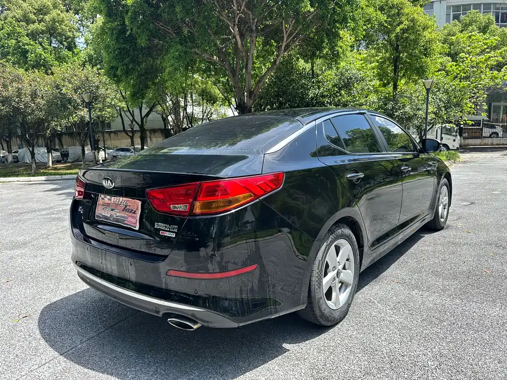 Kia K5 2.0 L Auto GL