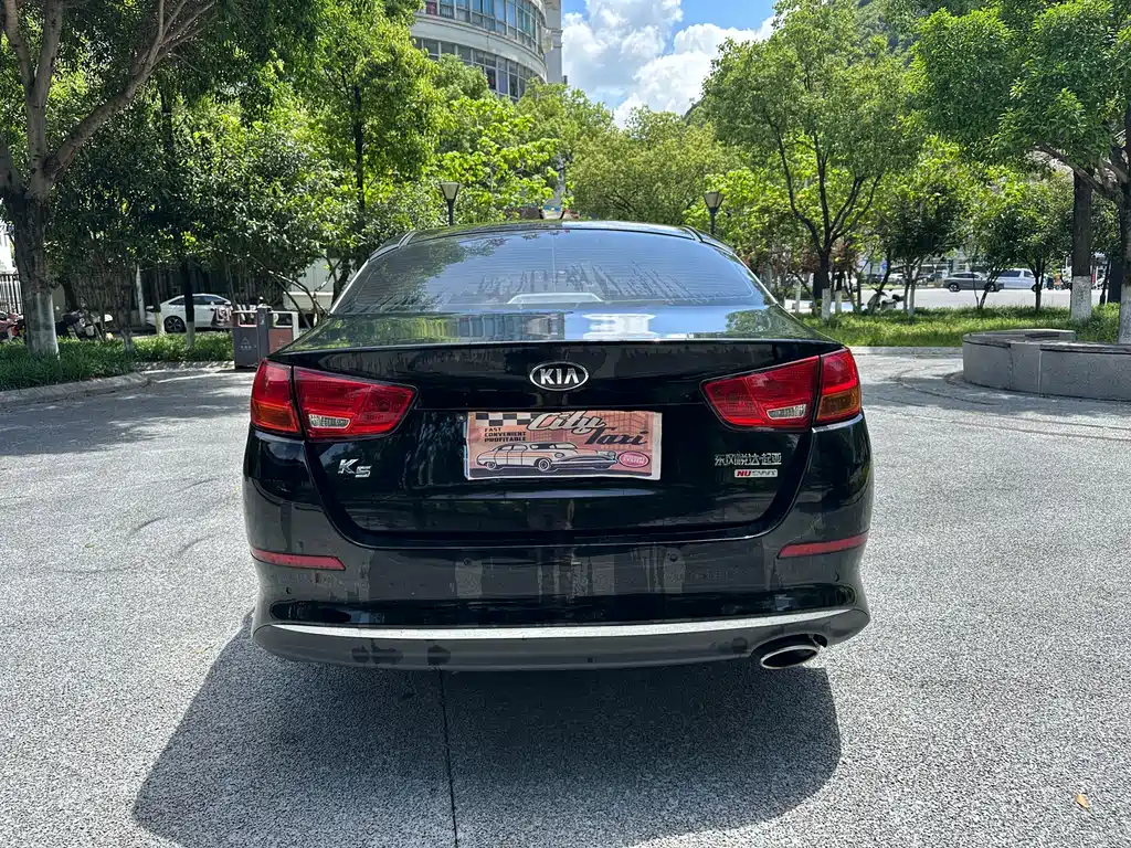 Kia K5 2.0 L Auto GL