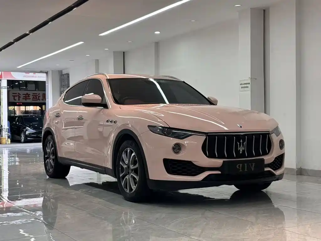 Levante 3.0 T Standard