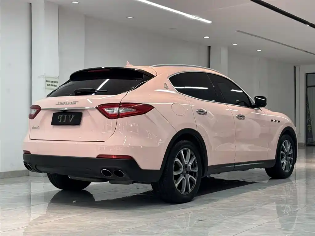 Levante 3.0 T Standard