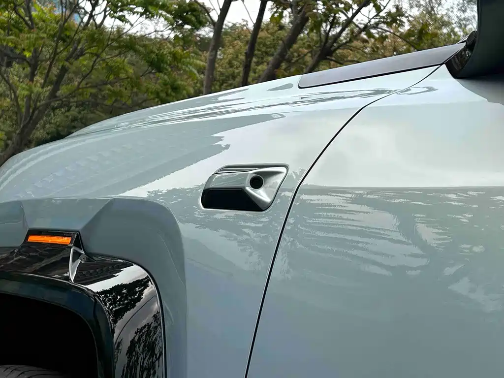 Leopard 8 Brave Flagship 7-seat