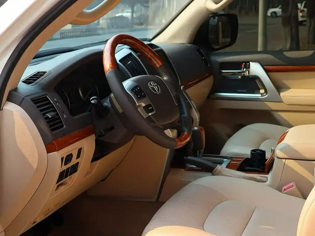 Land Cruiser 4.0 L Auto VX