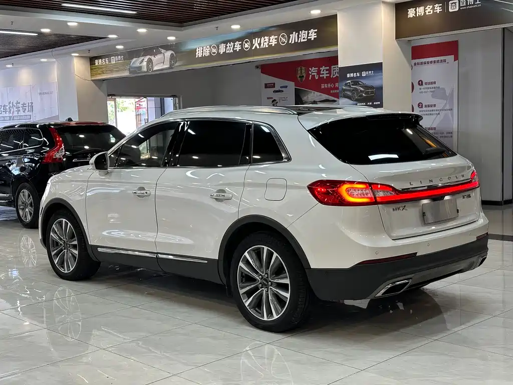 Lincoln MKX 2.7 T 4 WD Honor Shine
