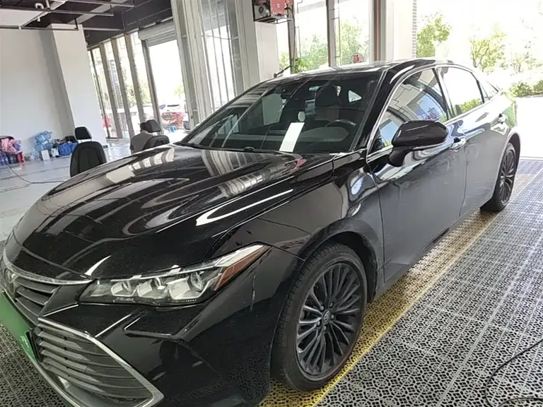 Toyota Avalon 2.0 L XLE Premium CN-VI