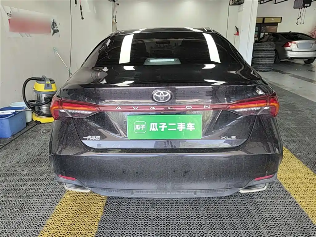 Avalon 2.0 L XLE Premium CN-VI