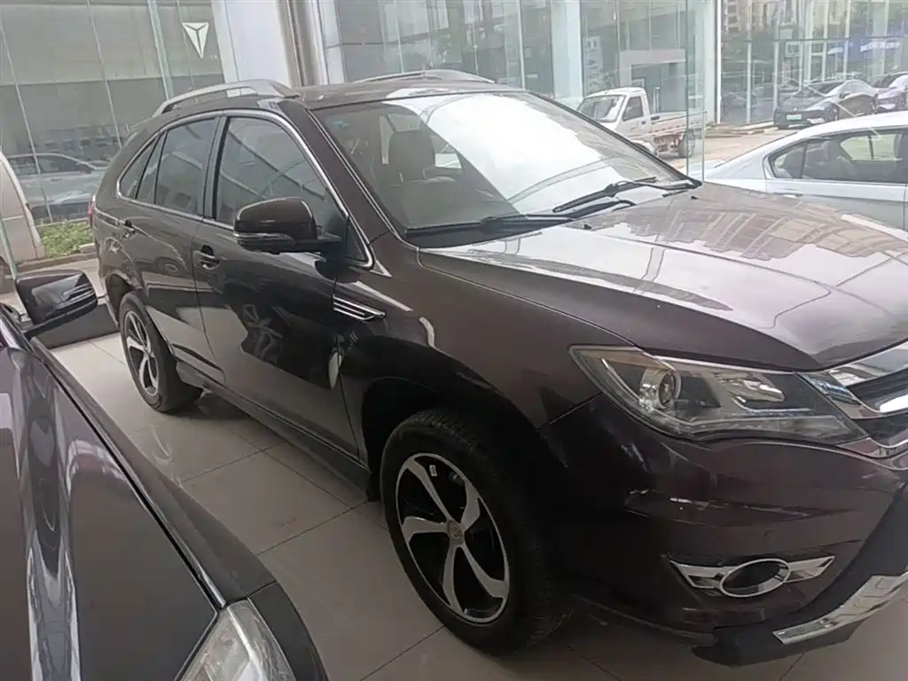 BYD S7 2.0 T Auto Distinguished Plus