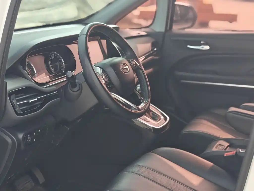GAC Trumpchi M6 270 T DCT Premium (7-seat)