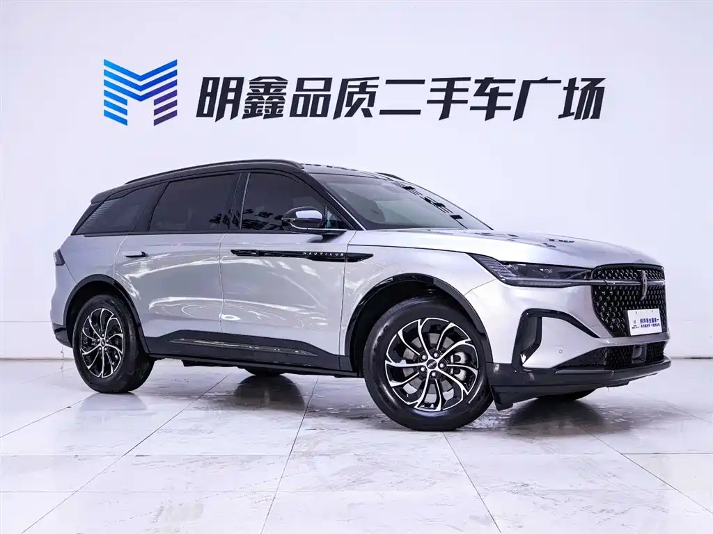 Nautilus 航海家 2026款 2.0 T 四驱亚特兰蒂斯尊享版