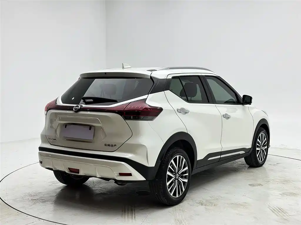 Kicks 1.5 L CVT XV Luxury