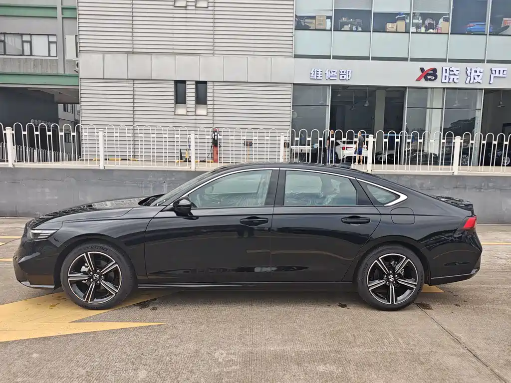 Inspire 英仕派 2025款 260 TURBO 精逸版