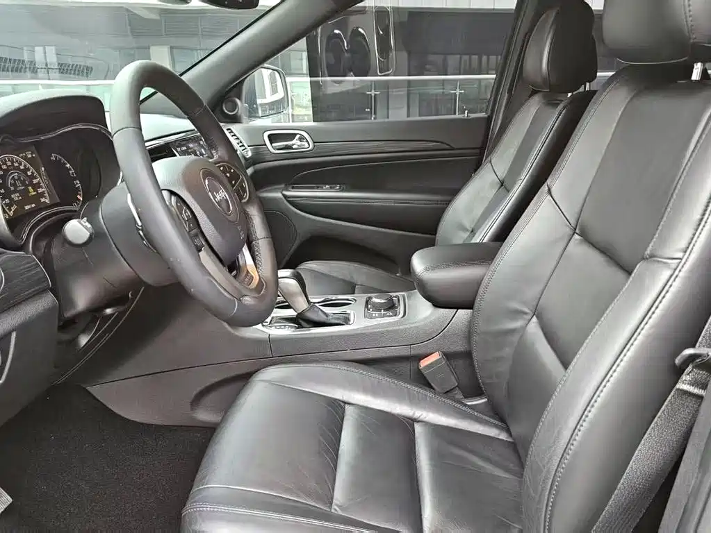 Grand Cherokee (Import) 3.0 L Elite Navigation