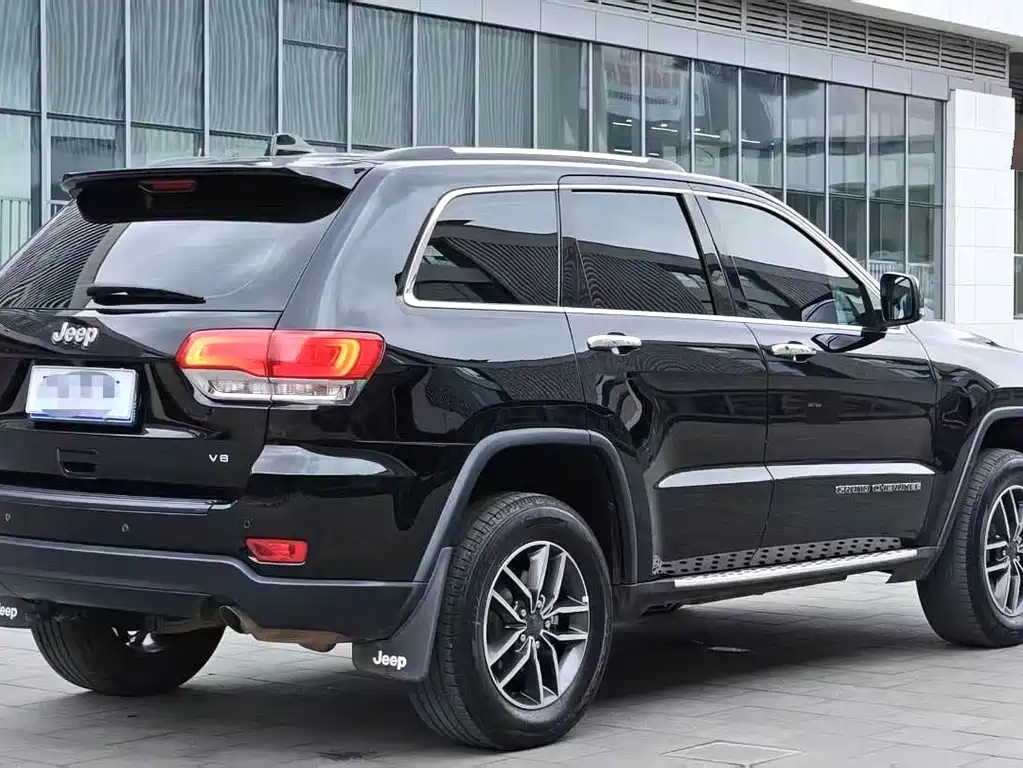 Grand Cherokee (Import) 3.0 L Elite Navigation