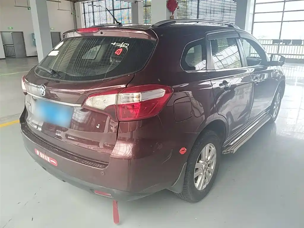 Venucia T70 启辰T70 2016款 2.0 L 手动睿趣版