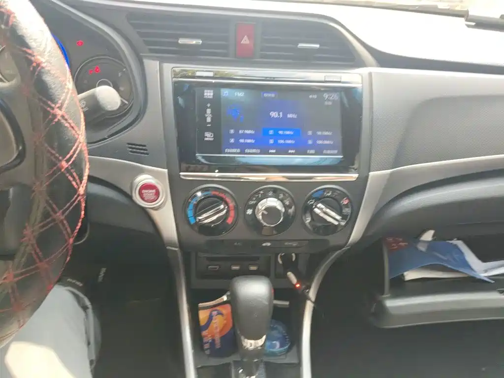 Crider 1.8 L CVT Luxury