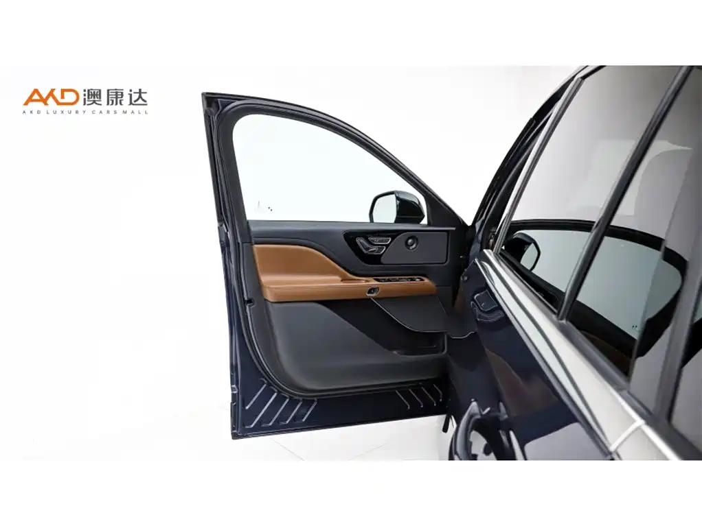 Aviator 飞行家/3.0 T/23款/V6四驱尊雅巡航版 六座