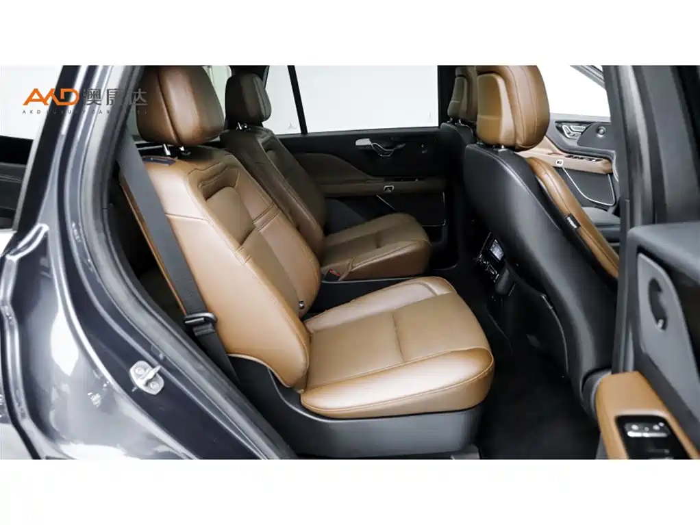 Aviator 飞行家/3.0 T/23款/V6四驱尊雅巡航版 六座