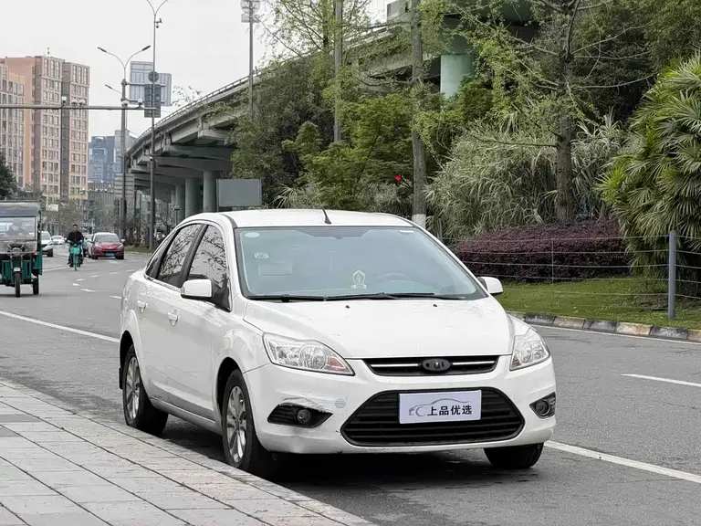 Ford Focus Sedan Classic 1.8 L Auto Basic