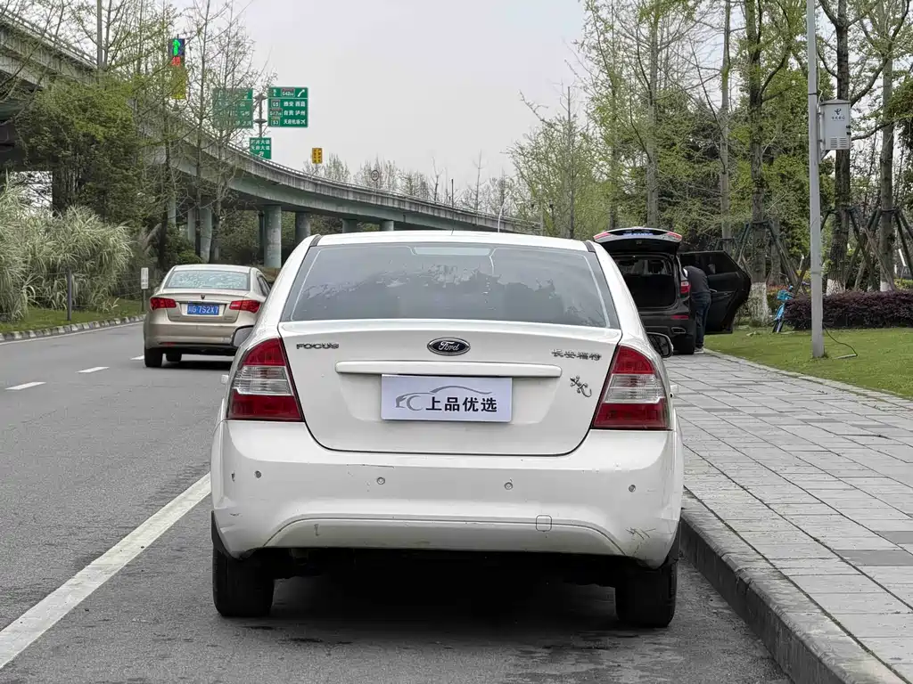 Focus Sedan Classic 1.8 L Auto Basic