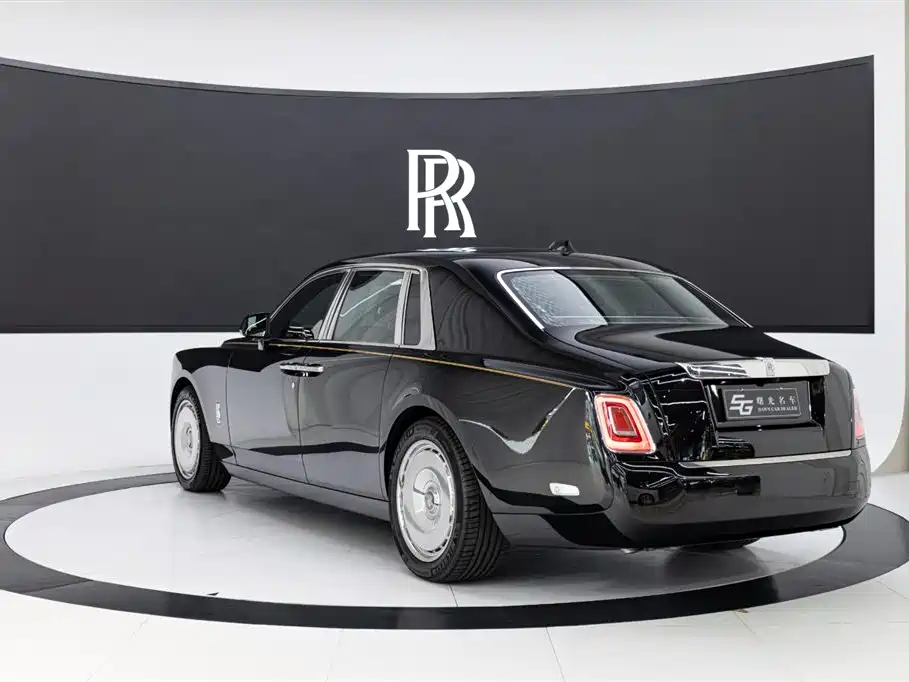 Phantom 6.7 T Standard Wheelbase