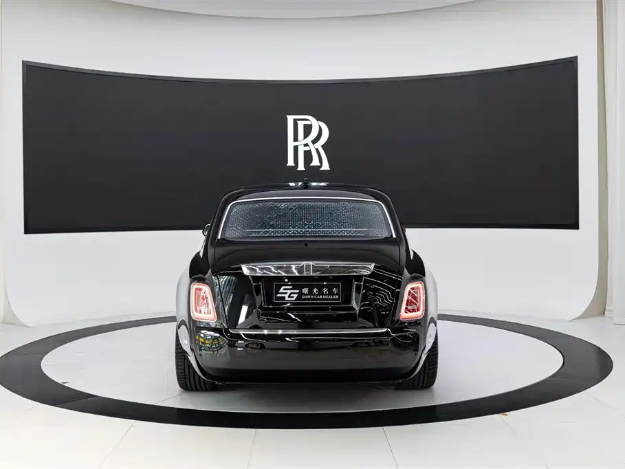 Phantom 6.7 T Standard Wheelbase
