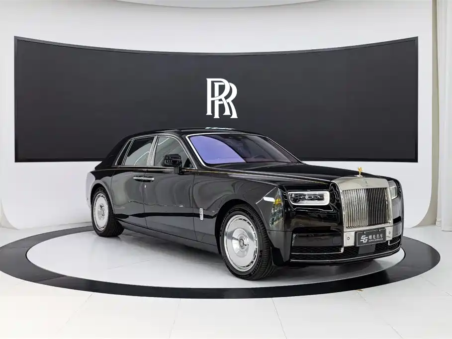 Phantom 6.7 T Standard Wheelbase
