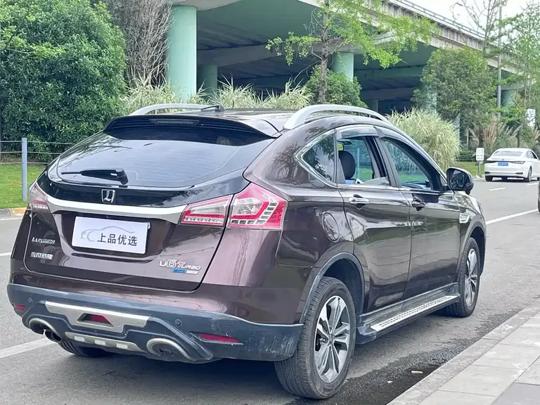 Luxgen URX 6 SUV 1.8 T Fashion